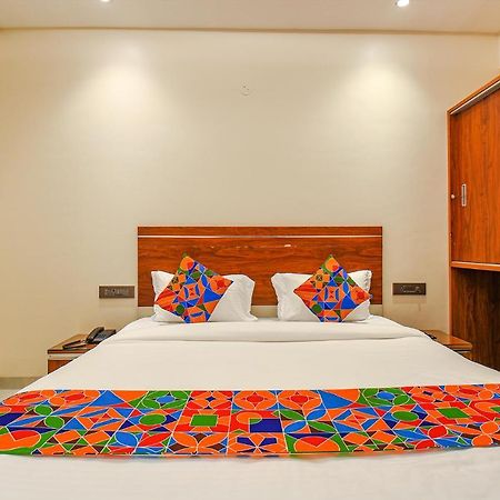 Fabhotel Gaurav Galaxy Пюн Екстериор снимка