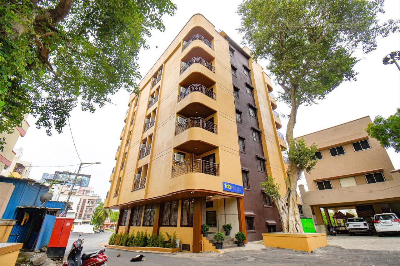 Fabhotel Gaurav Galaxy Пюн Екстериор снимка