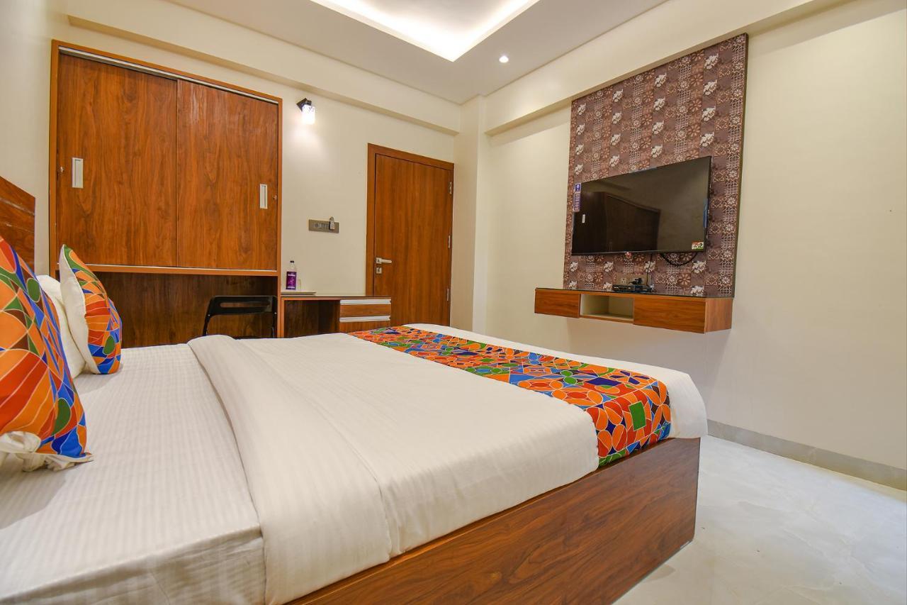 Fabhotel Gaurav Galaxy Пюн Екстериор снимка